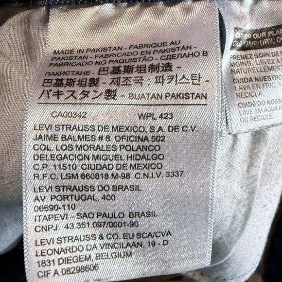 Levi’s Wedgie Short Womens Blue Faded Cuffed Denim Cutoff Size 29 - Picture 7 of 10